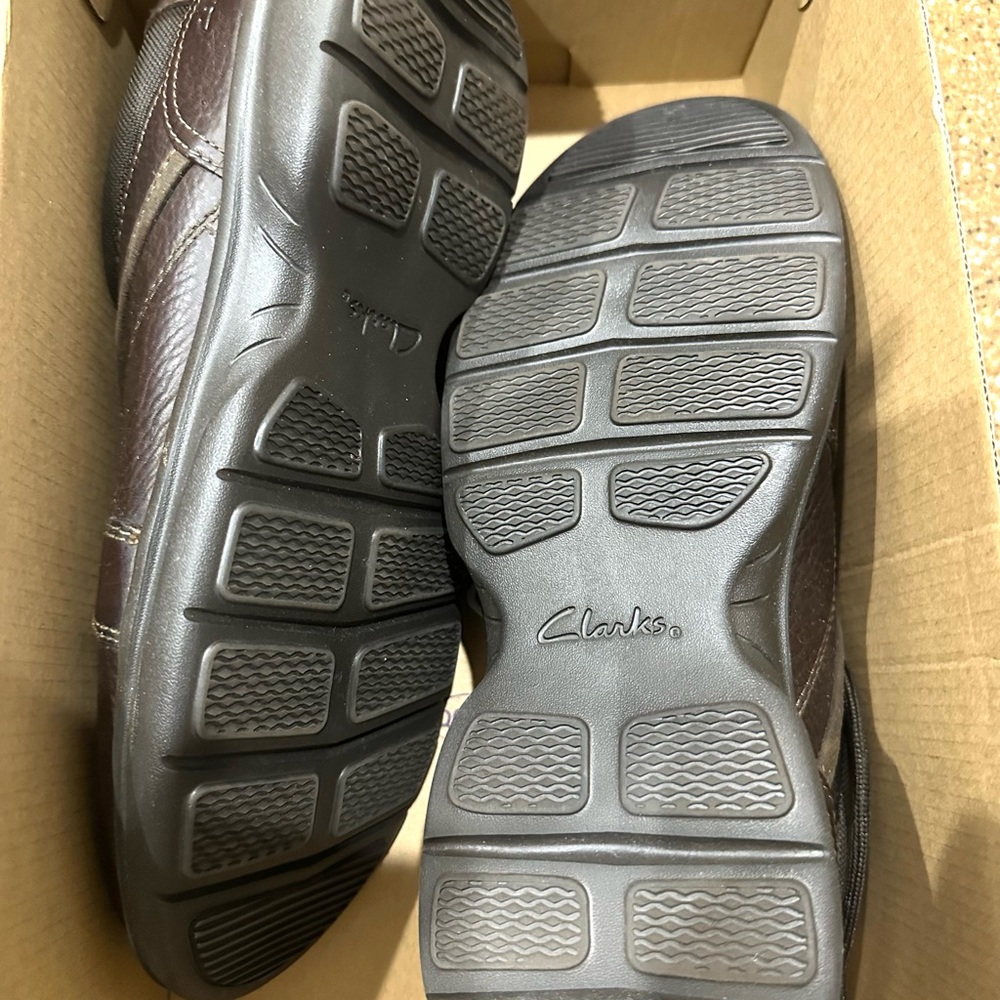 Clarks - Picture 2 of 5